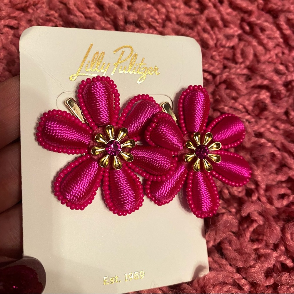 New Lilly Pulitzer Flower earrings